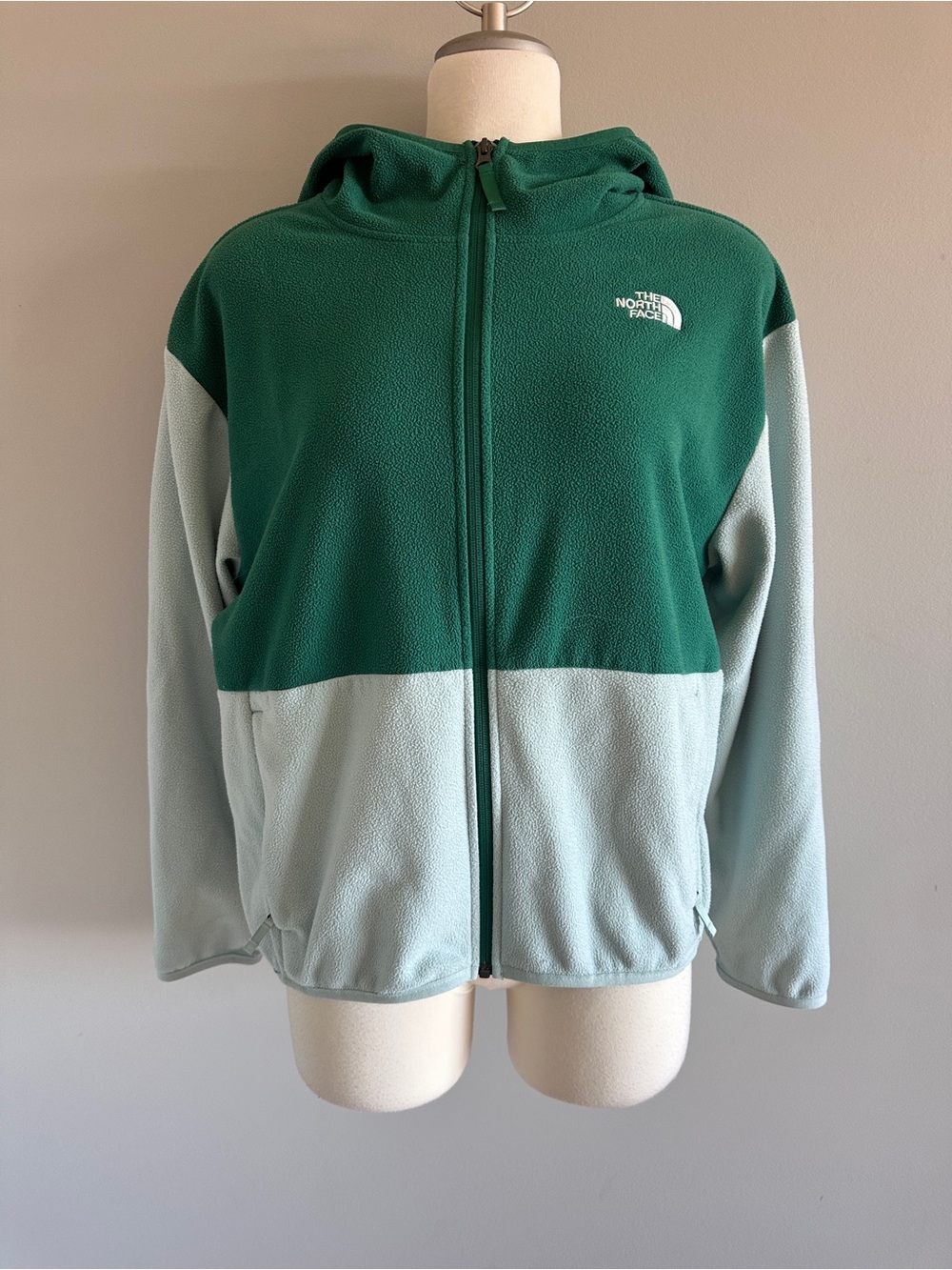 The North Face Dark Green & Light Mint Colorblock Full-Zip Fleece Hoodie